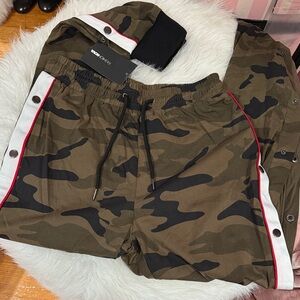 Fashion Nova Camouflage Joggers with Red Accents Anais Cargo Jogger Medium Snap